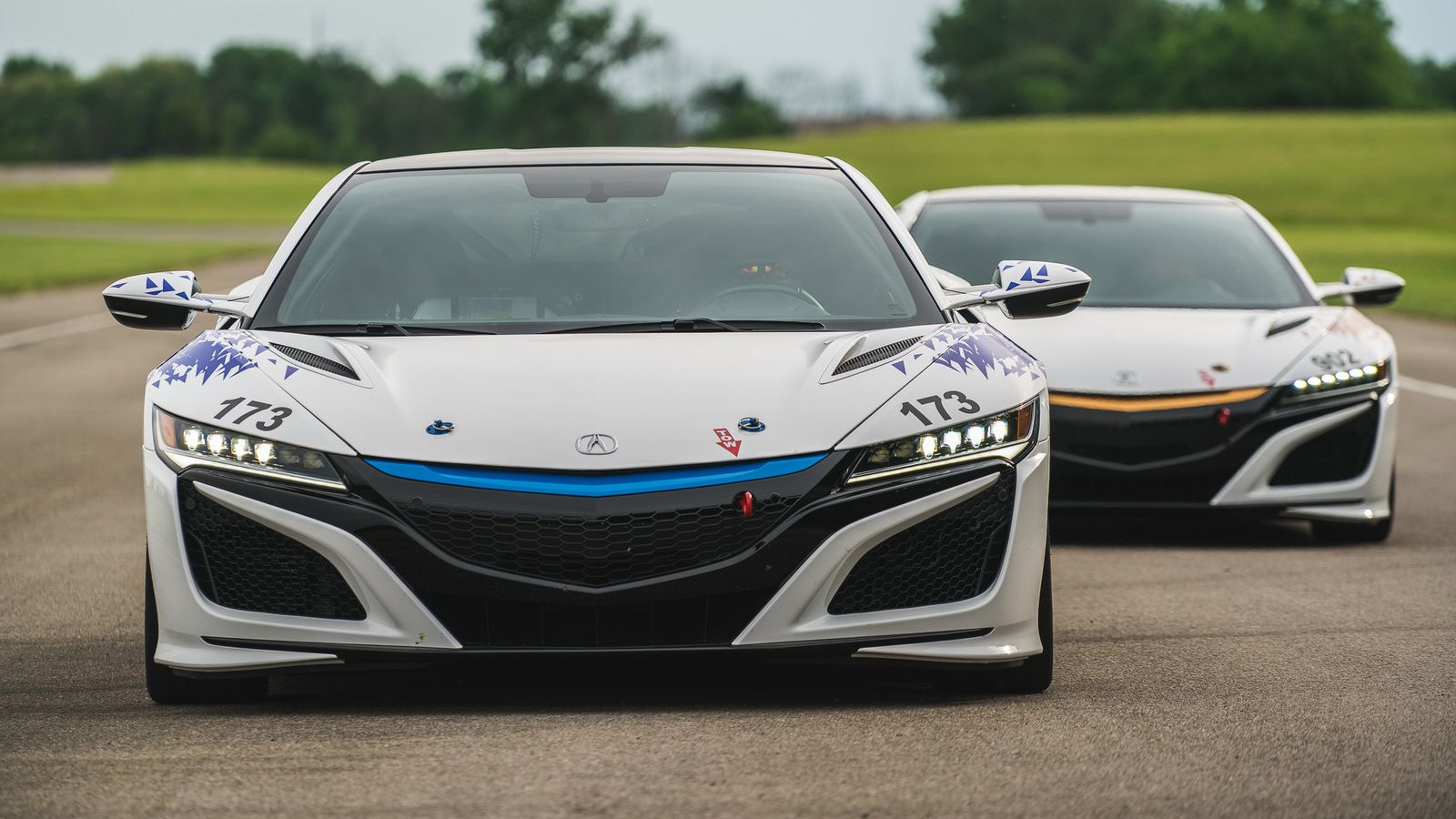 Τα εν λόγω οχήματα θα συμμετάσχουν στις δοκιμασίες Time Attack 1 και 2 του ιστορικού αγώνα που φέτος κλείνει τα 100 χρόνια «ζωής» και ο οποίος θα διεξ