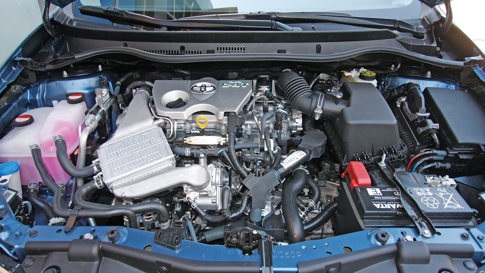 Στα πλεονεκτήματα του κινητήρα του Toyota Auris είναι το μεγάλο εύρος της προσφερόμενης ροπής. Επιπλέον, το χαμηλό βάρος βοηθάει στις επιδόσεις.