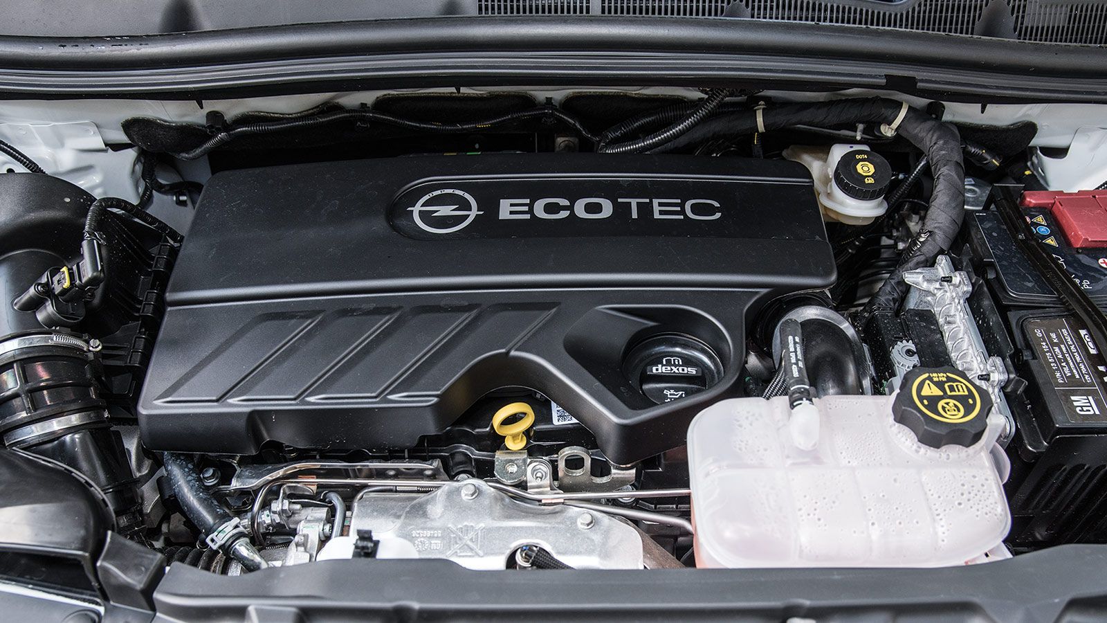 Ο κινητήρας diesel των 1,6 λίτρων της Opel αναδεικνύει τον Crossover χαρακτήρα του Mokka X προσφέροντάς του παράλληλα καλές επιδόσεις και πολύ καλά χα