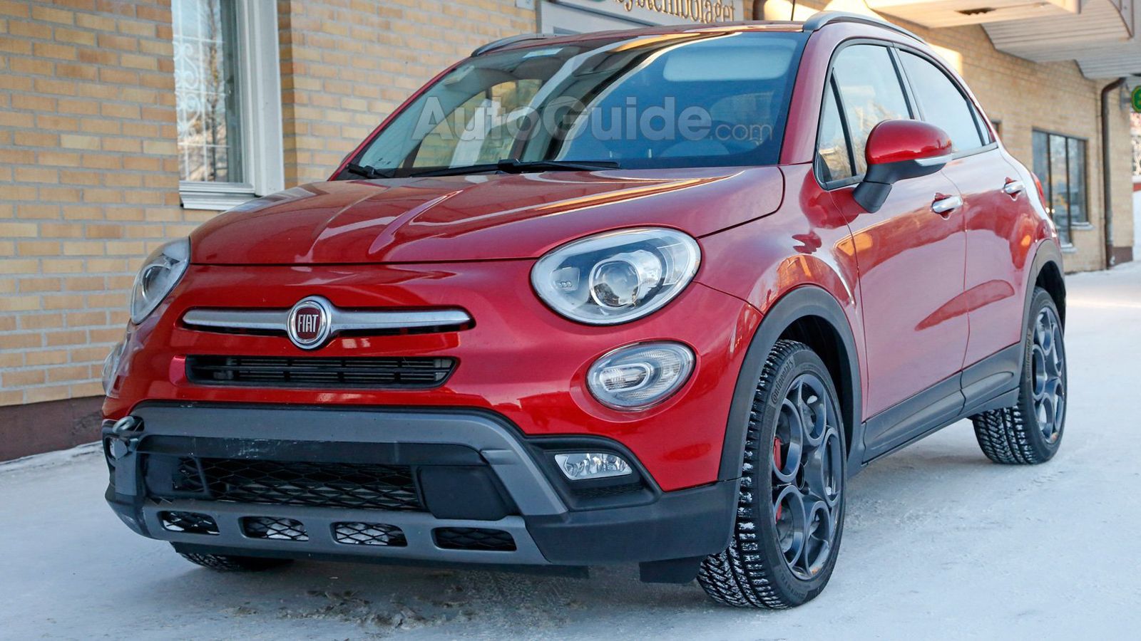 Οι πρώτες κατασκοπευτικές εικόνες του Abarth 500X χωρίς καμουφλάζ.