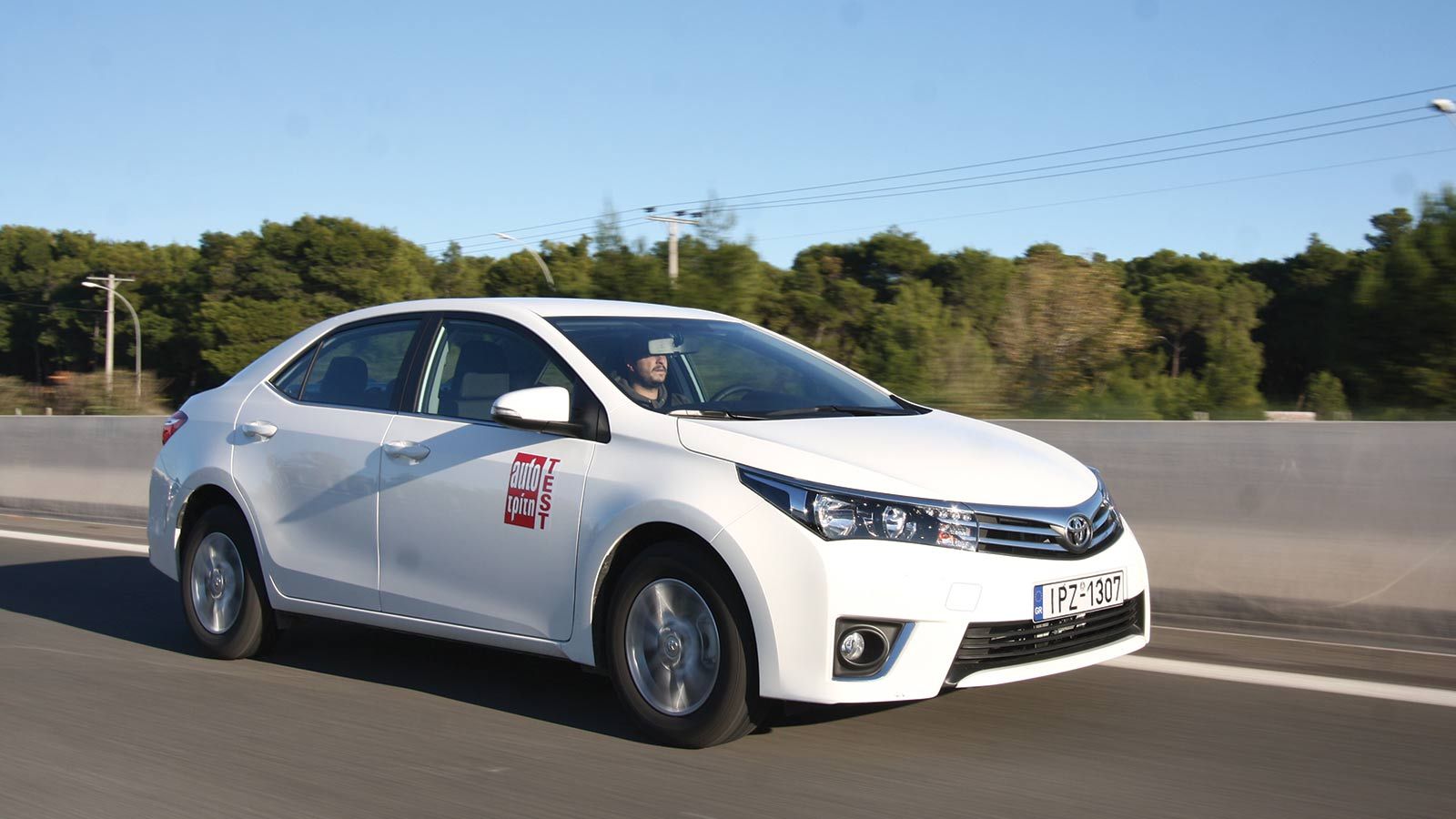 Το Toyota Corolla 1,4 D-4D έχει 
αεροδυναμικό συντελεστή (Cd 0.27) που 
σε συνδυασμό με την αραιή κλιμάκωση του κιβωτίου 
6 σχέσεων που διαθέτει, τ