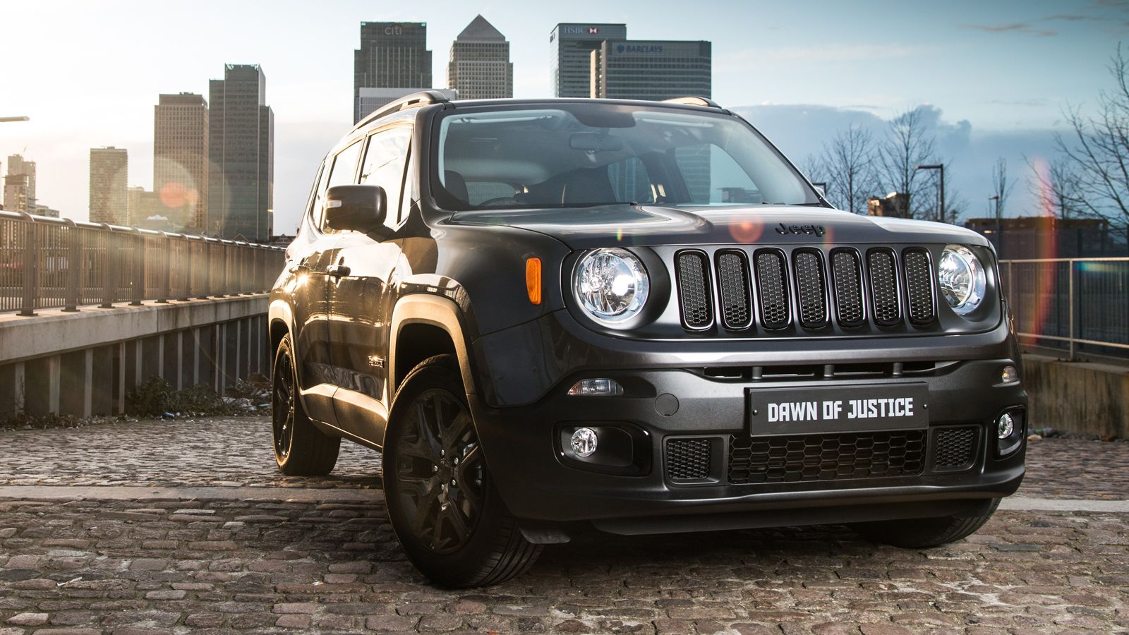 Μόλις 500 αντίτυπα του Jeep Renegade Dawn of Justice θα κατασκευαστούν, όλα τους είτε με τον 1.6 E-torQ 110hp κινητήρα βενζίνης, είτε με το 1.6 MultiJ
