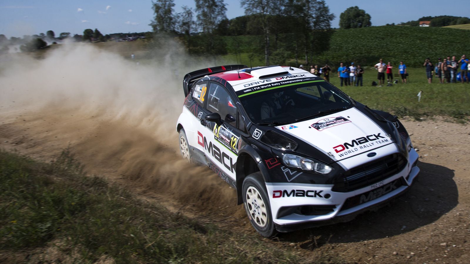 Λίγα χιλιόμετρα πριν το τέλος, ένα κλαταρισμένο ελαστικό στέρησε τελικά από τον Ott Tanak την πρώτη του νίκη στο WRC, σε έναν αγώνα που είχε εξ αρχής 