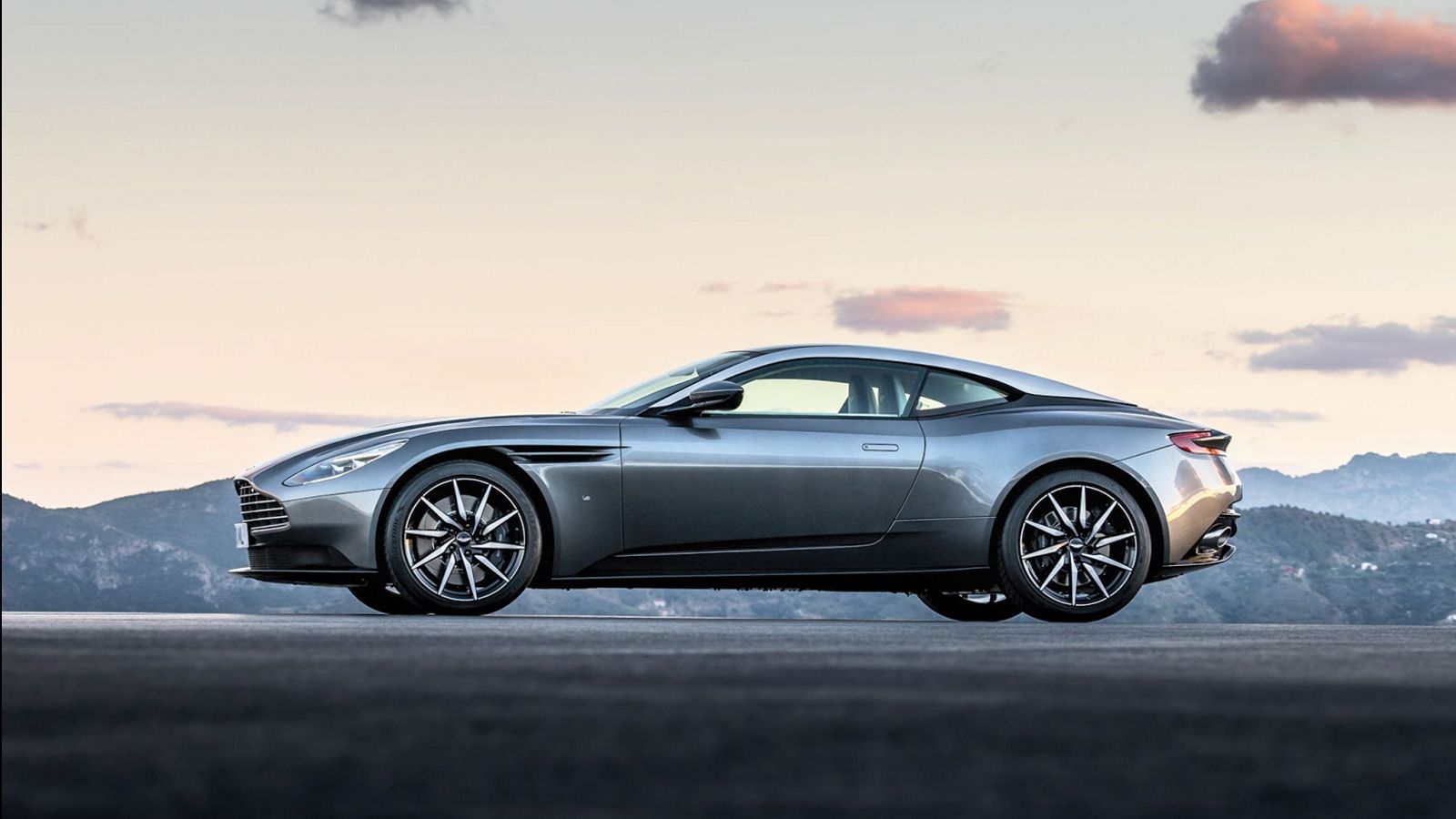 Η νέα Aston Martin DB11 θα βασίζεται στη νέα πλατφόρμα της φίρμας, με την ονομασία «VH».