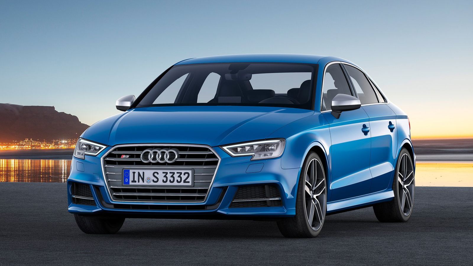 Οι μηχανικοί της Audi «πείραξαν» το ESP, δίνοντάς του ρυθμίσεις ειδικά για το S3, ενώ το ίδιο έκαναν και με τον πολύδισκο συμπλέκτη (στη φωτό το S3 Se