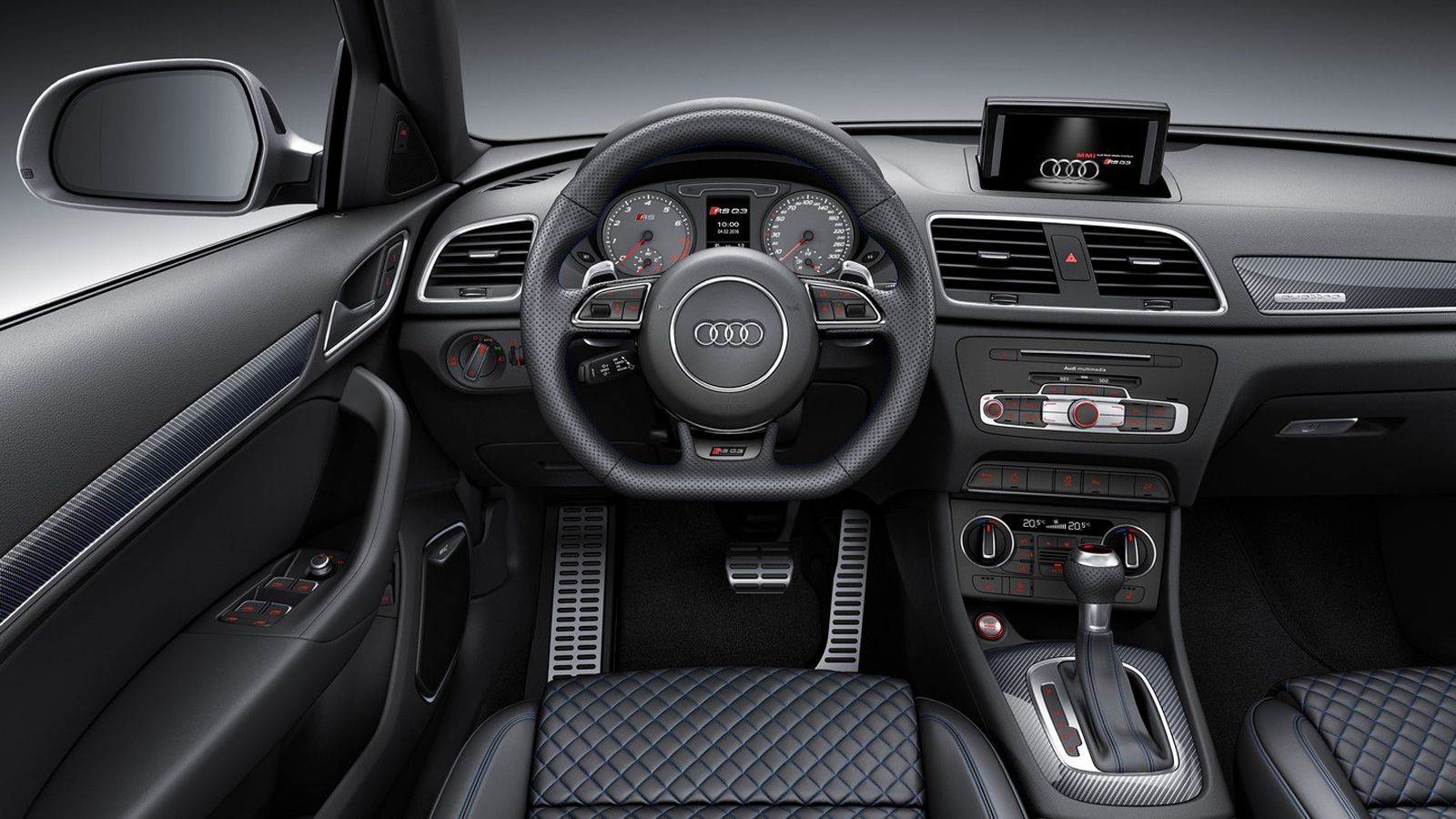 Στο RS Q3 Performance χρησιμοποιείται μια ενισχυμένη έκδοση του αυτόματου κιβωτίου 7 σχέσεων διπλού συμπλέκτη S tronic.