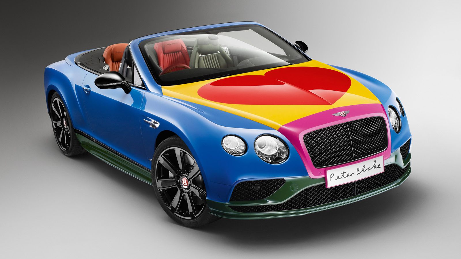 Ο θρύλος τη Pop Art, Sir Peter Blake, αποδομεί την Bentley Continental GT V8 S Convertible, φτιάχνοντας ένα μοναδικό αυτοκίνητο - έργο τέχνης.