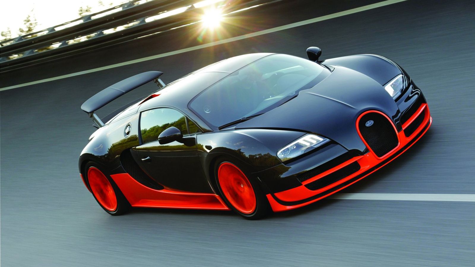 Η Bugatti Chiron Super Sport θα μπορούσε να αποτελέσει το διάδοχο μοντέλο της εικονιζόμενης Bugatti Veyron Super Sport.