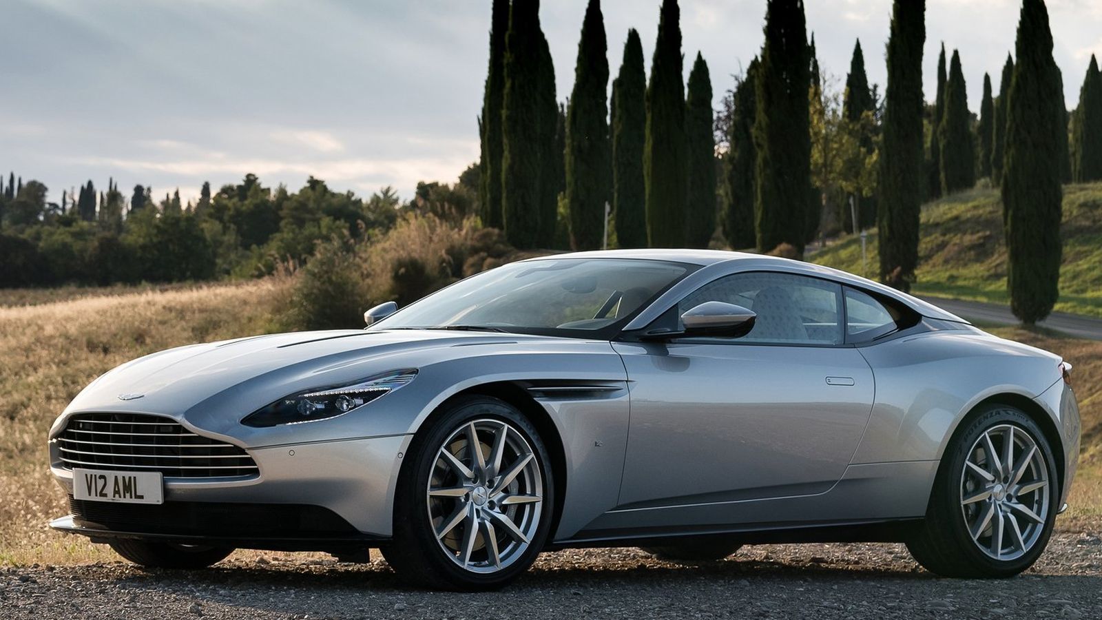 Η «μοίρα» επιφύλασσε στην Aston Martin DB11 να μεταλλαχθεί από coupe σε shooting brake αμάξι.