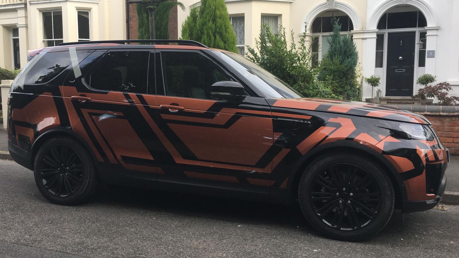 Tο επταθέσιο Land Rover Discovery θα μοιράζεται την αλουμινένια πλατφόρμα με τα Range Rover και Range Rover Sport.