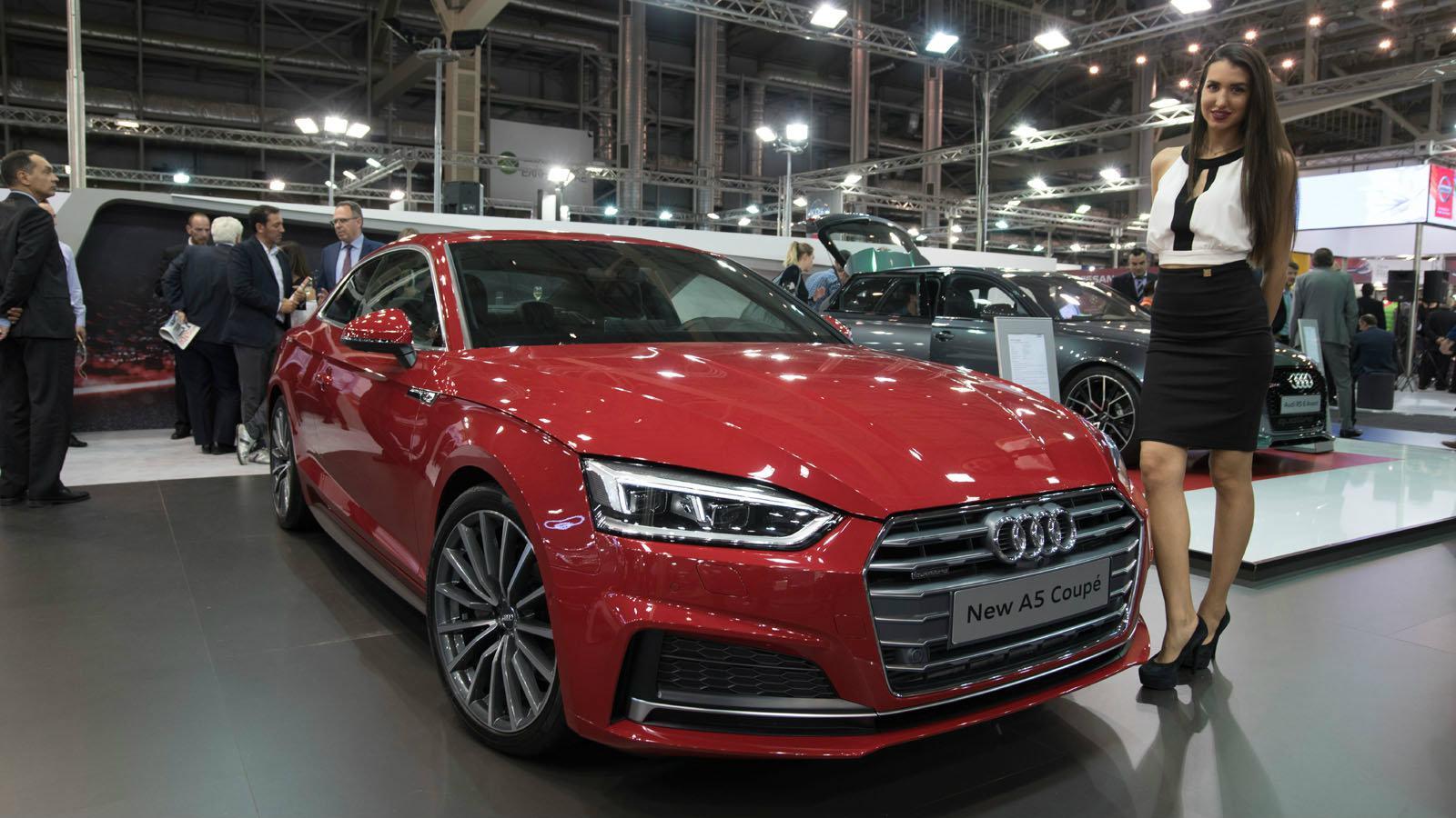 To νέο Audi A5 coupe συστήθηκε στο ελληνικό κοινό για πρώτη φορά τραβώντας τα βλέμματα των επισκεπτών. Σε αυτό βοήθησε και η δροσερή παρουσία της κοπέ