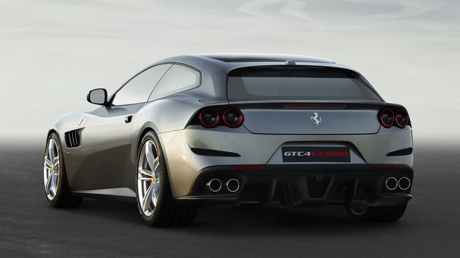 Η Ferrari GTC4Lusso διαθέτει το 4RM-S, ένα σύστημα διεύθυνσης στους πίσω τροχούς, το οποίο συνεργάζεται με την 4κίνηση, το ηλεκτρονικό διαφορικό και τ