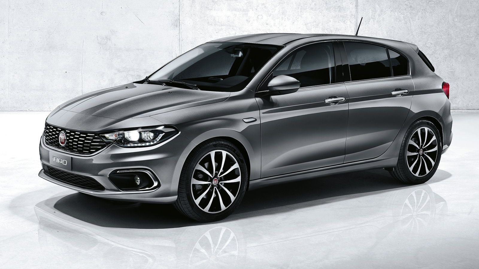 Η Fiat παρουσιάζει την πιο ελκυστική για τους Ευρωπαίους, hatchback έκδοση του νέου Tipo.