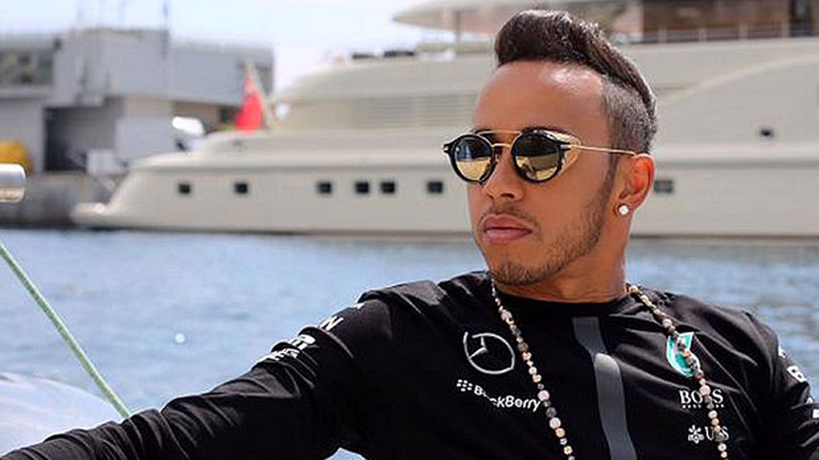 Προγνώσεις για το μέλλον του Lewis Hamilton έκανε ο τρεις φορές παγκόσμιος πρωταθλητής, Sir Jackie Stewart.