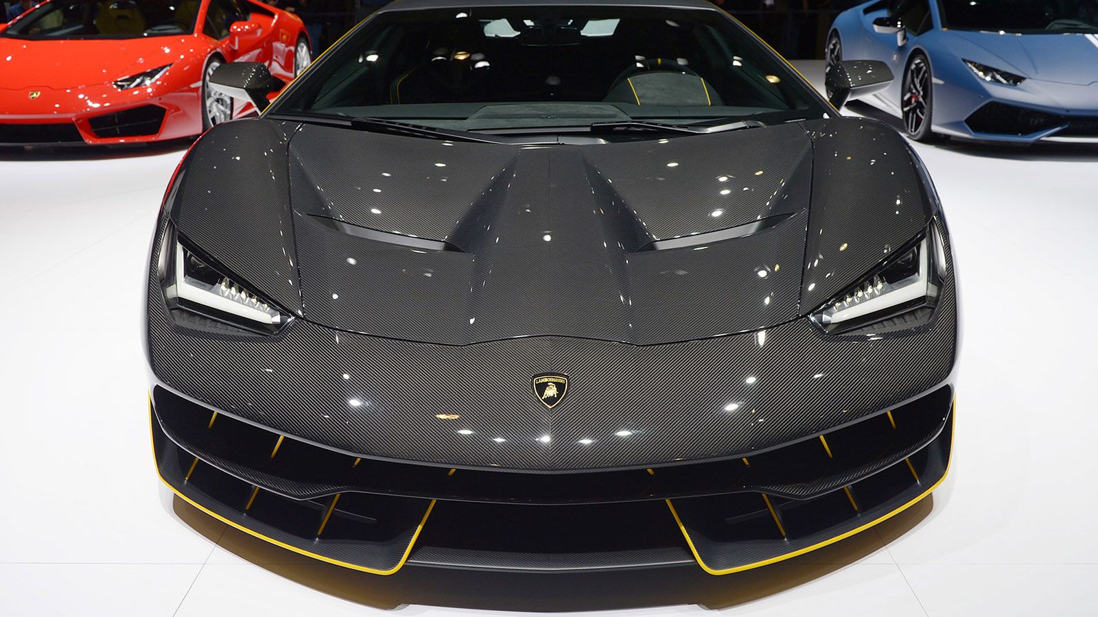 Το νέο μοντέλο βασίζεται στην Aventador, ενώ μόλις 20 coupe και άλλα 20 roadster «κομμάτια» θα βγουν στην παραγωγή.