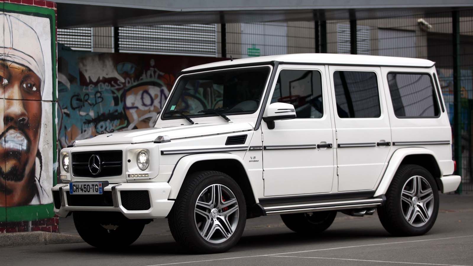 H επετειακή κορυφαία λευκή Mercedes AMG G 63 αποδίδει 420 άλογα ισχύος και 750 Nm ροπής