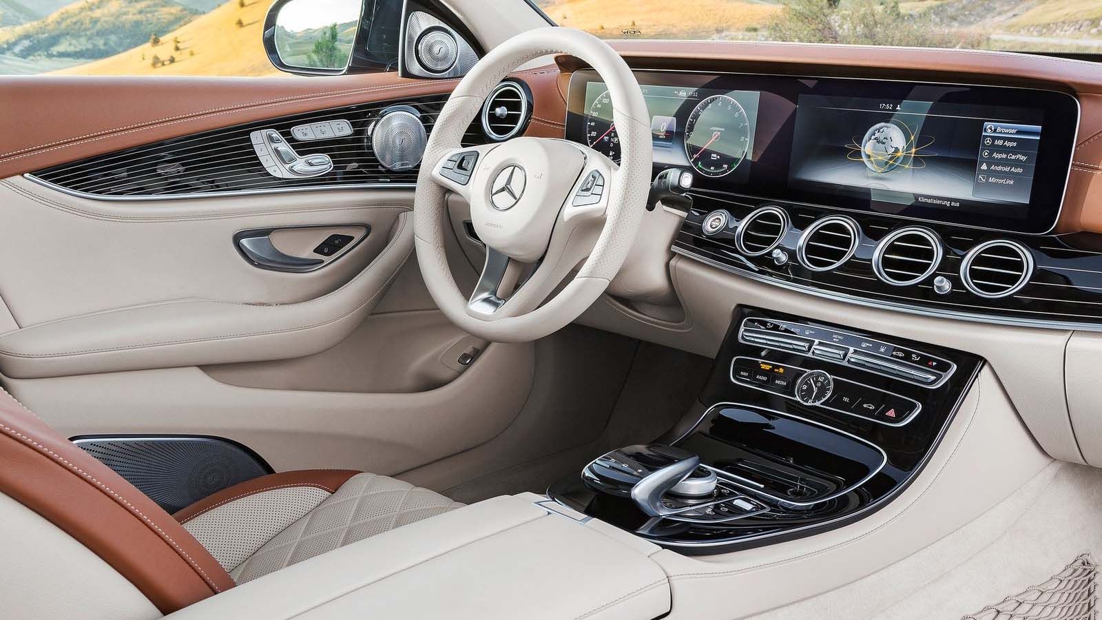Το εσωτερικό της νέας E-Class κλέβει τις εντυπώσεις με τη σχεδίαση, την ποιότητα, αλλά και την τεχνολογία του, θυμίζοντας αυτό της κορυφαίας Mercedes 