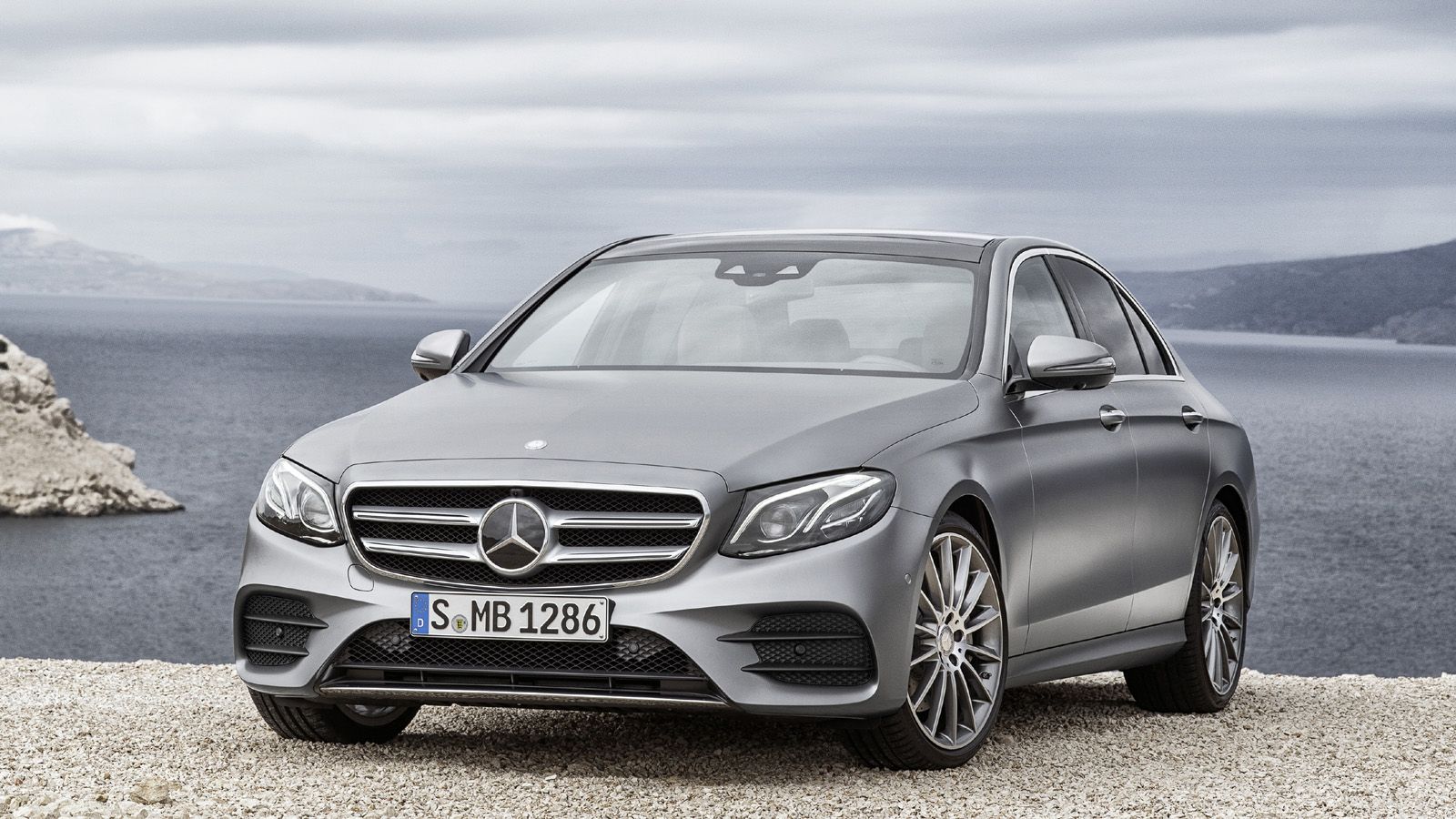 Αυτή είναι η νέα γενιά της E-Class σε όλο της το μεγαλείο.	