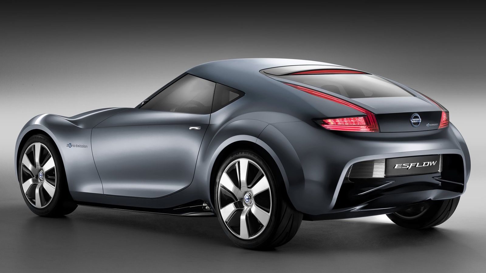 Προς το παρόν στη Nissan ασχολούνται με τη σχεδίαση και την αρχιτεκτονική της νέας πλατφόρμας, πειραματιζόμενοι με το πού θα βάλουν τις μπαταρίες. (στ