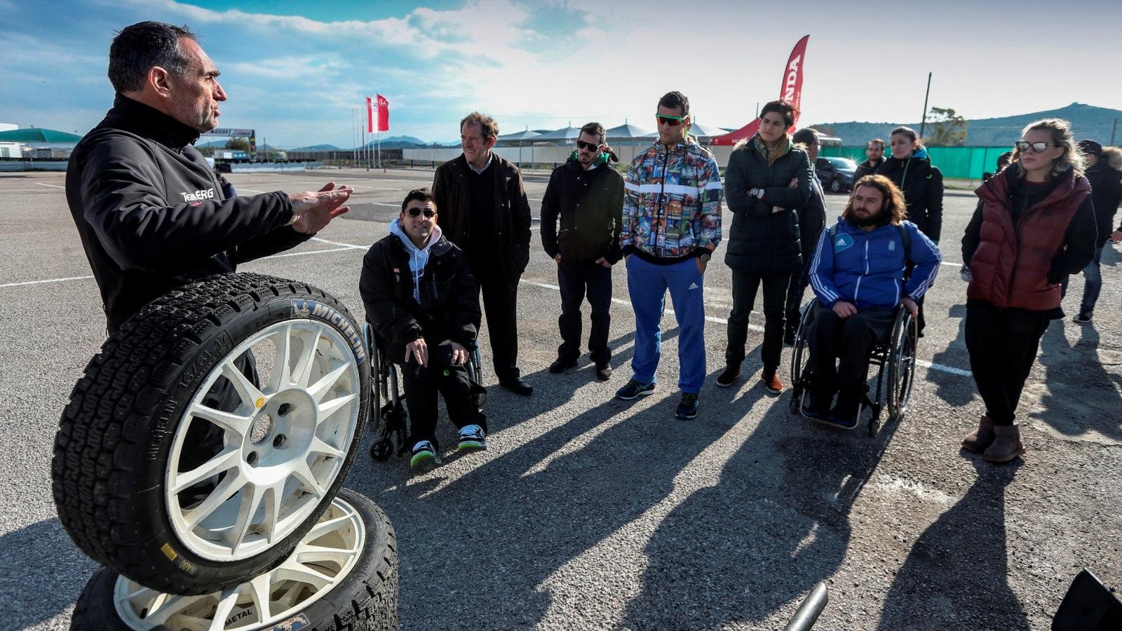 O οδηγός του Civic Type-R Δημήτρης Δριβάκος δίνει χρήσιμες πληροφορίες στους Έλληνες Ολυμπιονίκες και Παραολυμπιονίκες για την σωστή προετοιμασία ενός