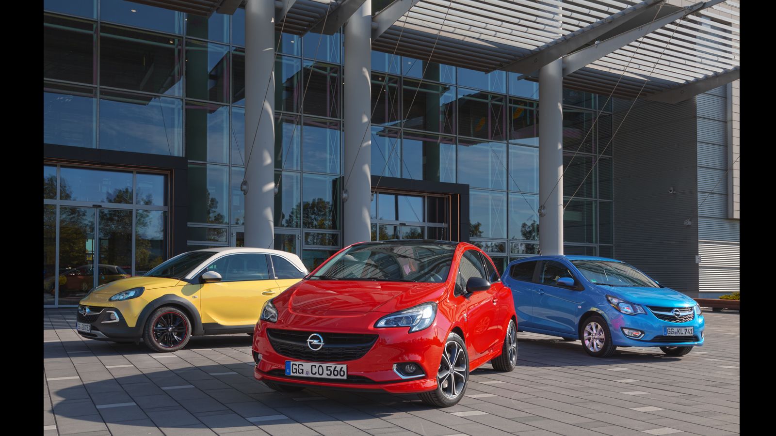 Η Opel προσφέρει πλέον το αυτοματοποιημένο μηχανικό κιβώτιο Easytronic 3.0 με την οικογένεια μικρών μοντέλων της ADAM και Corsa, καθώς και με το Astra