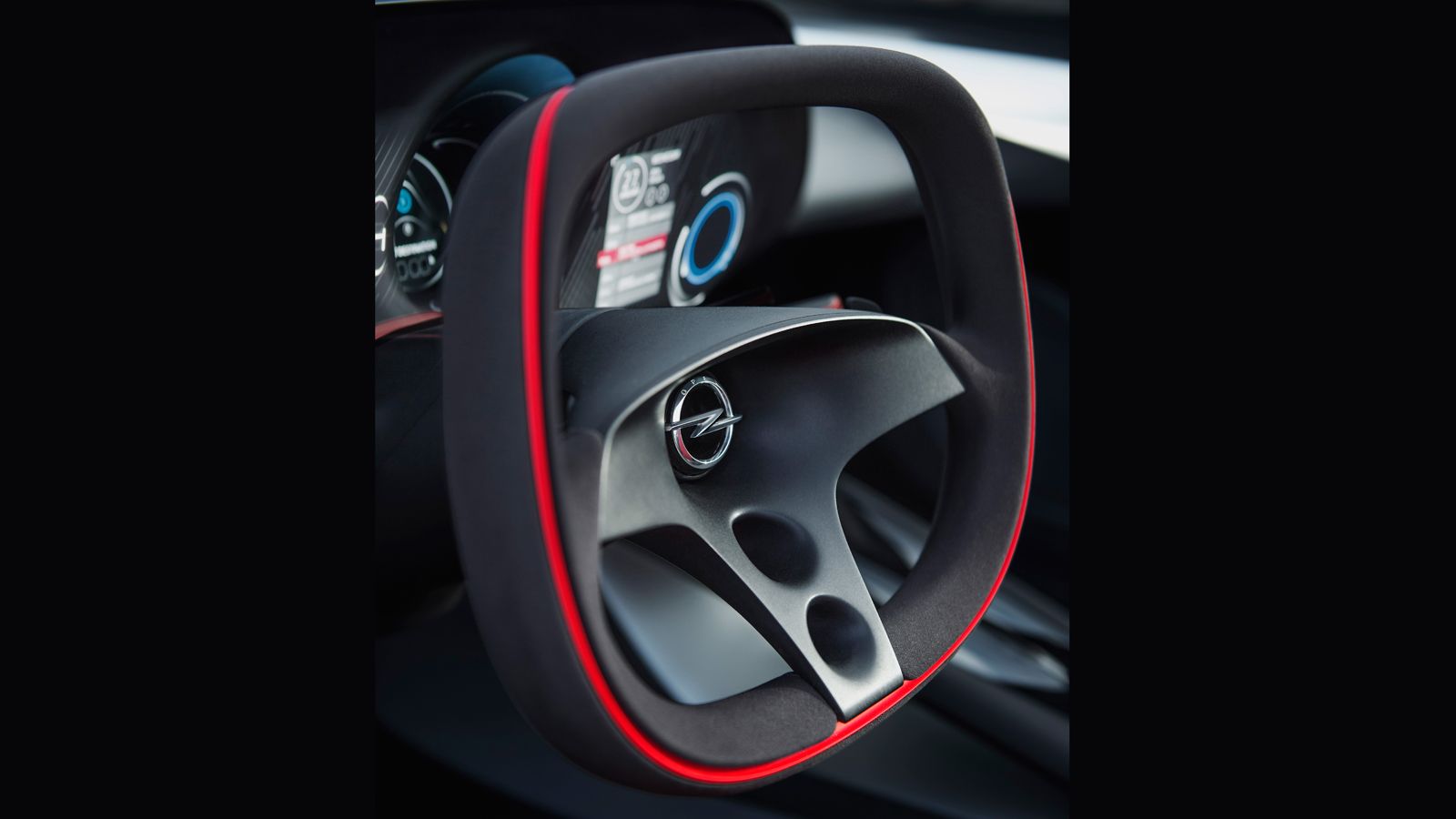 Το τιμόνι αποτίνει φόρο τιμής στο Opel GT από τις δεκαετίες του 1960 και 1970. 