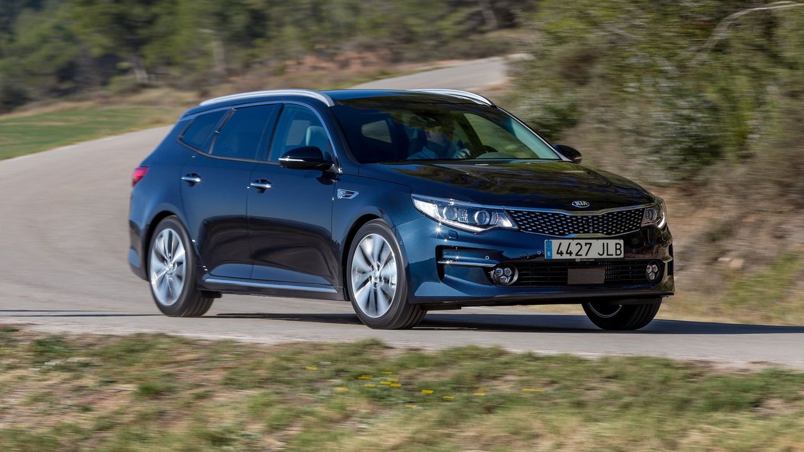 Η Kia, λίγο πριν το επίσημο ντεμπούτο της Γενεύης, παρουσιάζει το νέο Optima Sportswagon, το οποίο αντλεί τη σχεδιαστική του έμπνευση από το πρωτότυπο