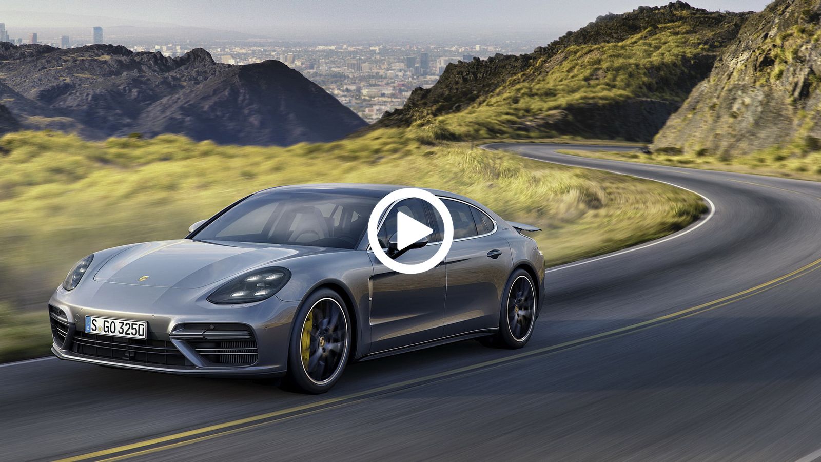 Η δεύτερη γενιά της Porsche Panamera, λέγεται ότι θα βασιστεί σε νέα πλατφόρμα που θα φιλοξενήσει και άλλα μοντέλα του VW Group.