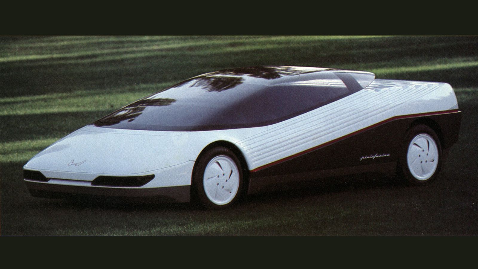 Ο κος Sage οδηγούσε το 1984 το HP-X (Honda Pininfarina eXperimental), ένα πρωτότυπο που δημιούργησαν οι δύο εταιρείες και το οποίο μεταμορφώθηκε σταδι