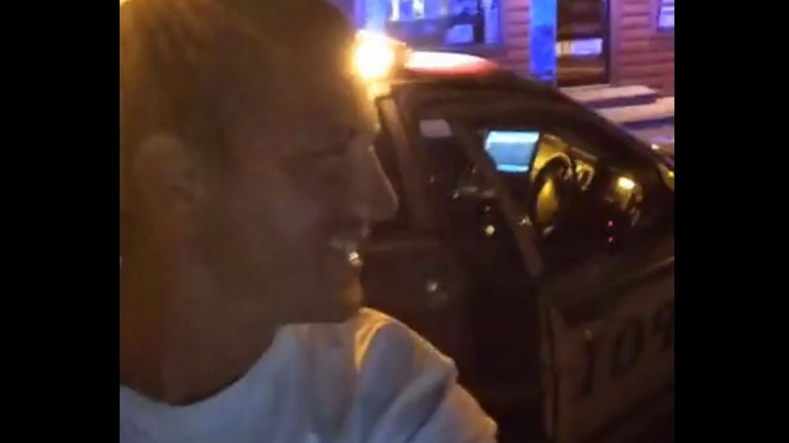 Live streaming ενώ τον καταδίωκαν περιπολικά για να τον συλλάβουν, έκανε ο 25χρονος αμερικανός που έκλεψε περιπολικό.