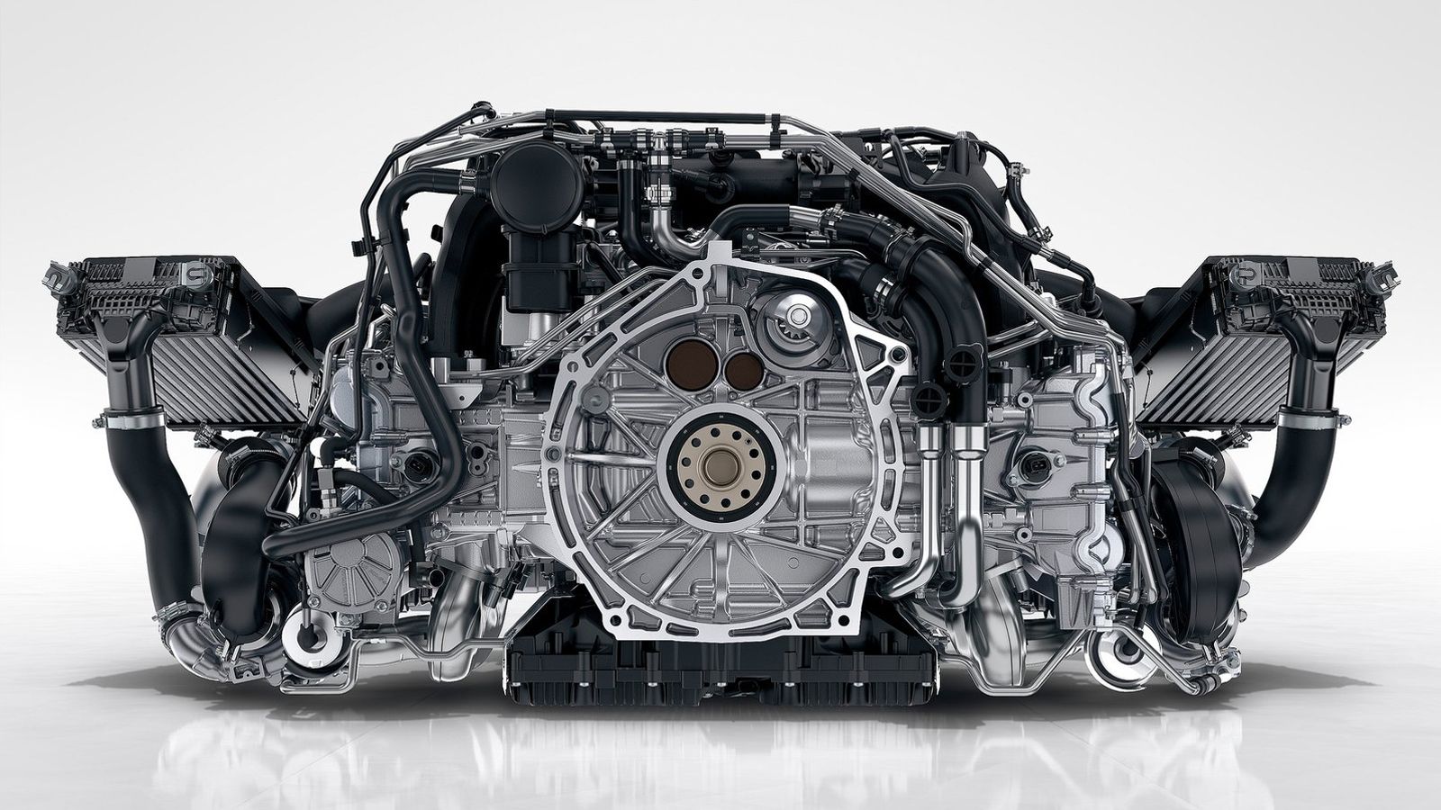 Όπως και τα περισσότερα μέλη της νέας «οικογένειας» 911, η ανανεωμένη GTS θα υιοθετήσει την υπερτροφοδότηση, αφήνοντας τον ατμοσφαιρικό flat six των 3