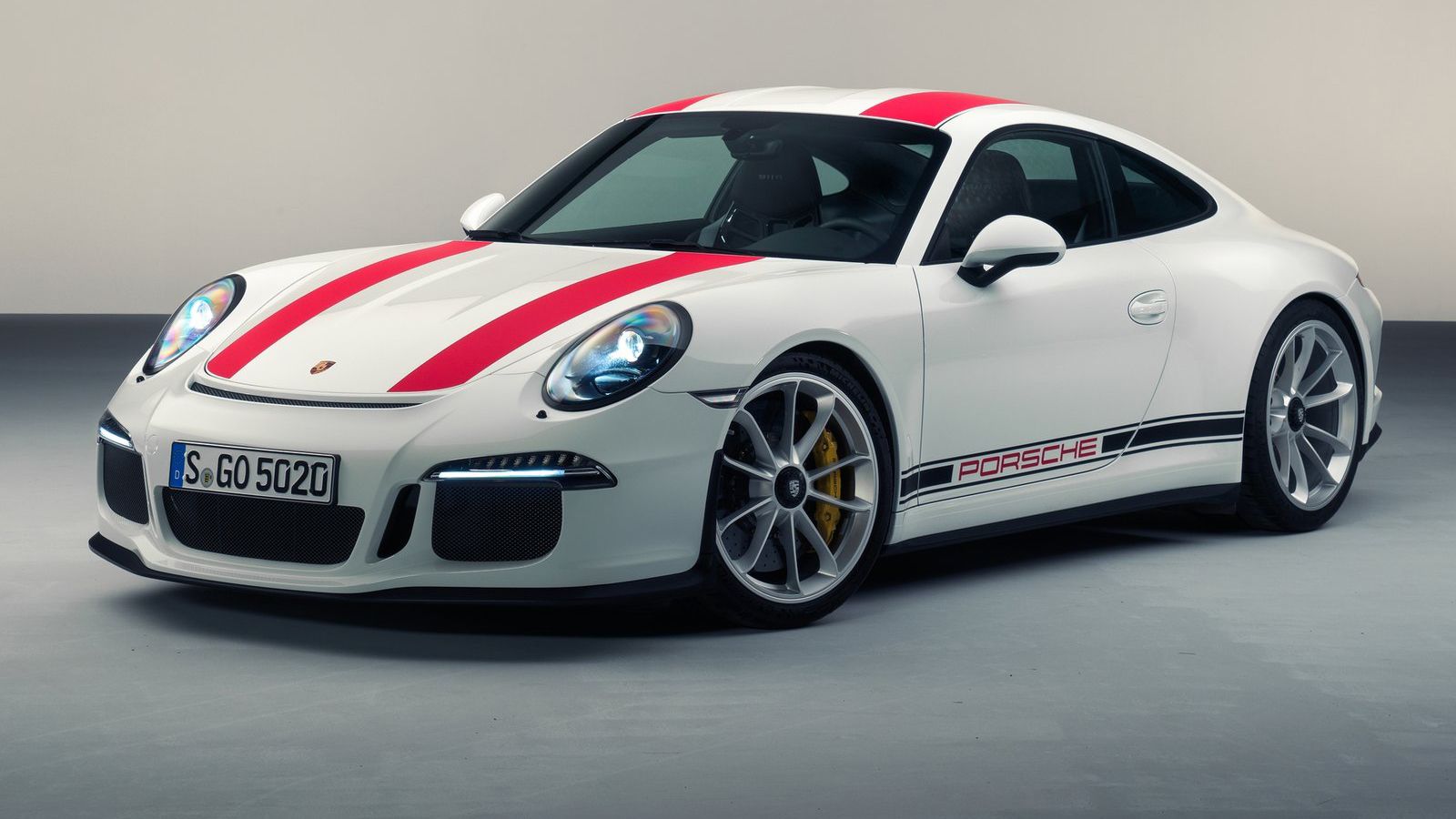 Μια λευκή Porsche 911 R πωλείται στο ebay ούτε λίγο ούτε πολύ, για τουλάχιστον 950.000 ευρώ!
