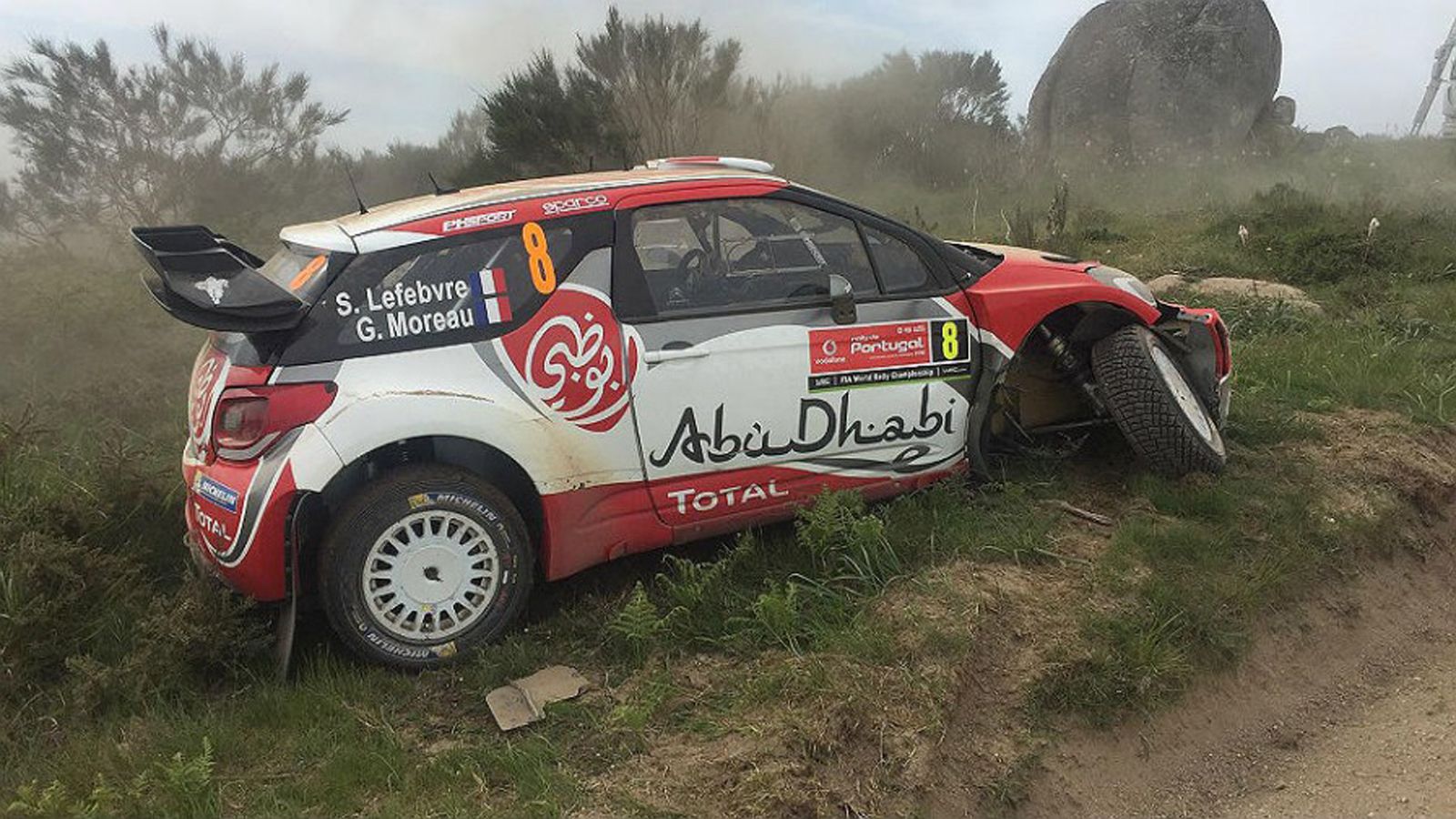 Μία από τις πολλές εγκαταλείψεις ήταν αυτή του -ανταγωνιστικού μέχρι εκείνη τη στιγμή- Lefebvre.