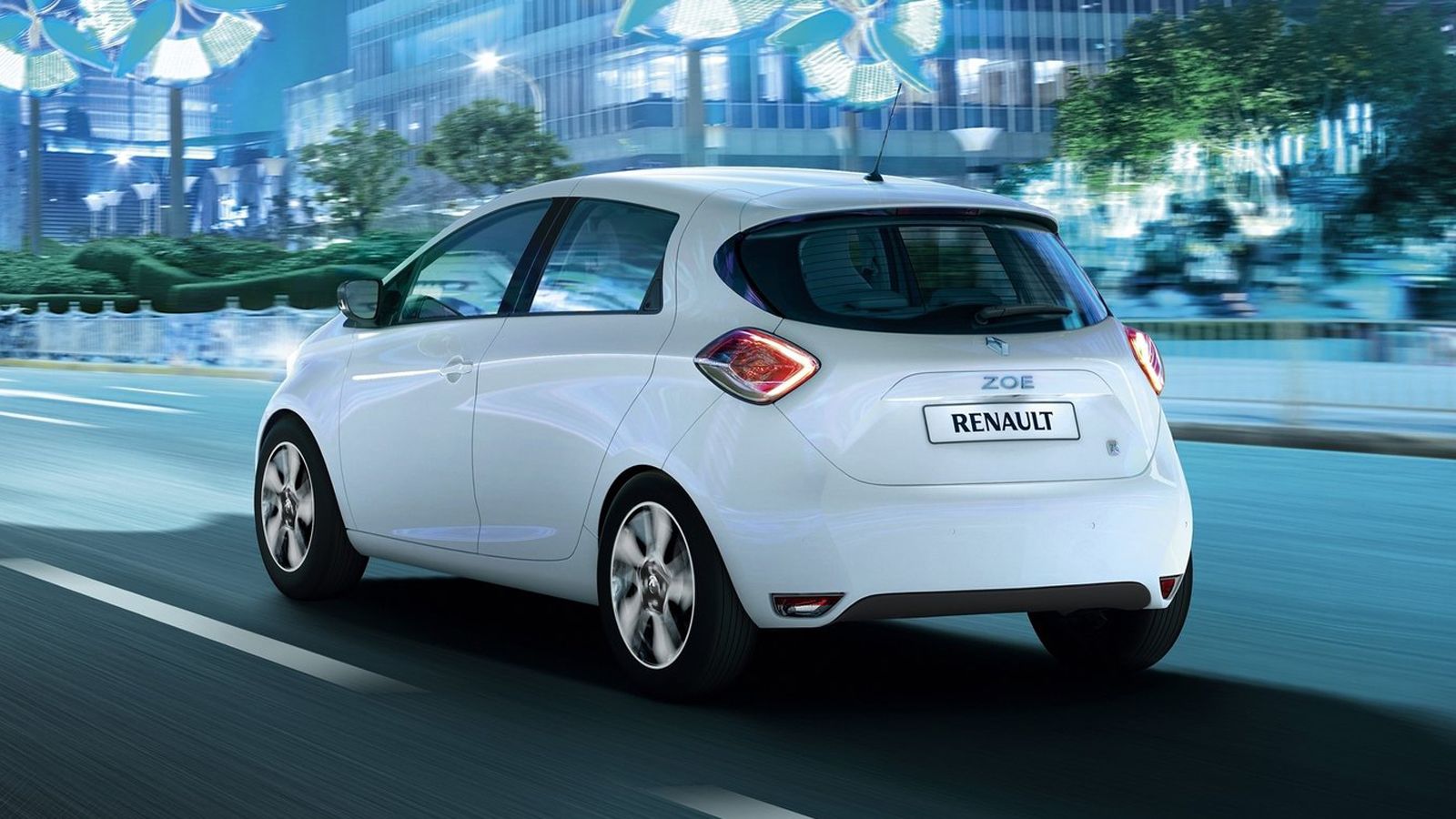 Το αφεντικό της Renault Sport, Patrice Ratti, δήλωσε ικανοποιημένος από την επιτάχυνση του ZOE, αλλά στάθηκε στη διάρκεια ζωής της μπαταρίας, καθώς σε