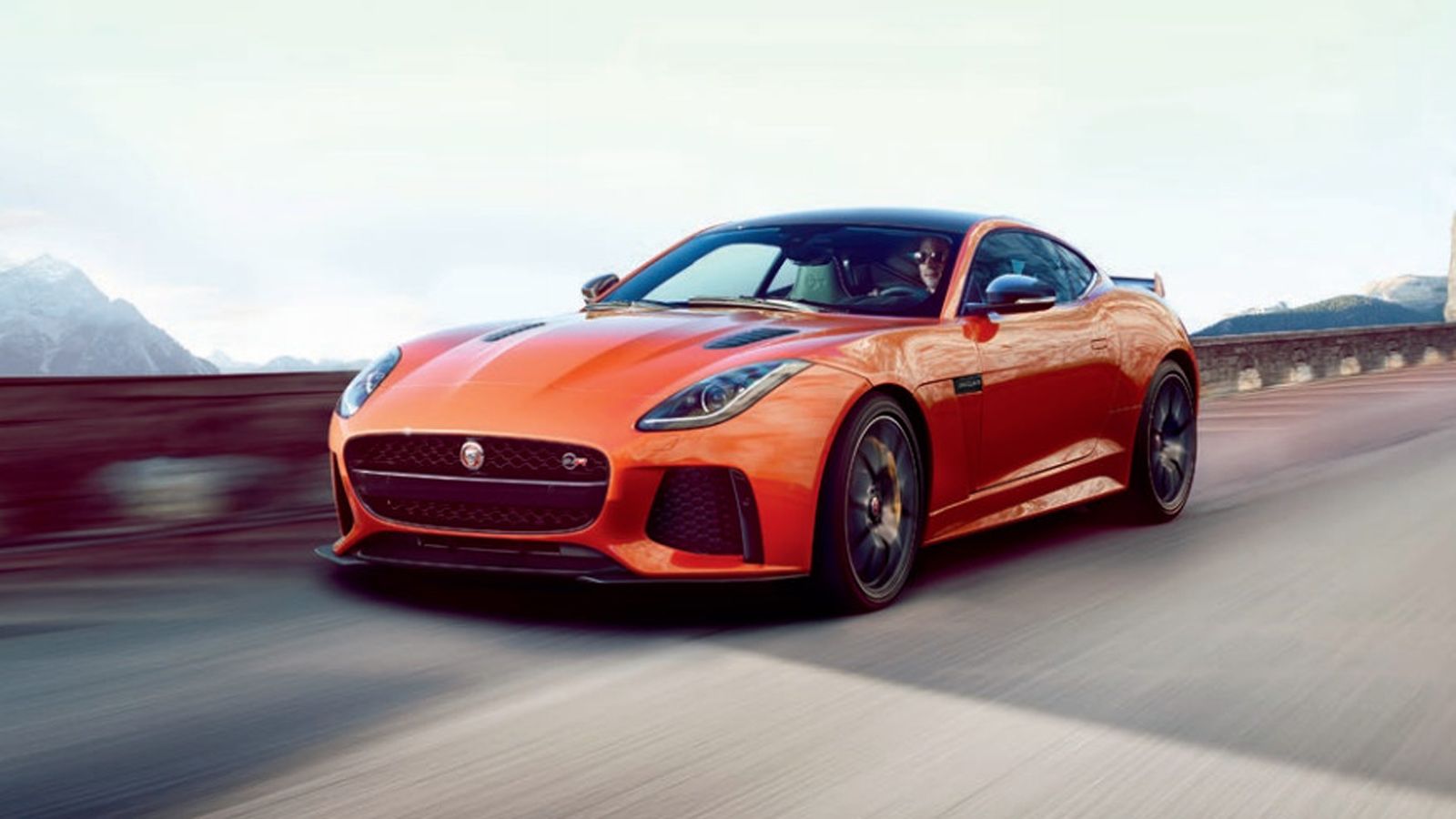 Διαρροές υπήρξαν για την Jaguar F-Τype SVR, η οποία θα παρουσιαστεί επίσημα μέσα στους επόμενους μήνες, ώστε να κάνει το εμπορικό της λανσάρισμα πριν