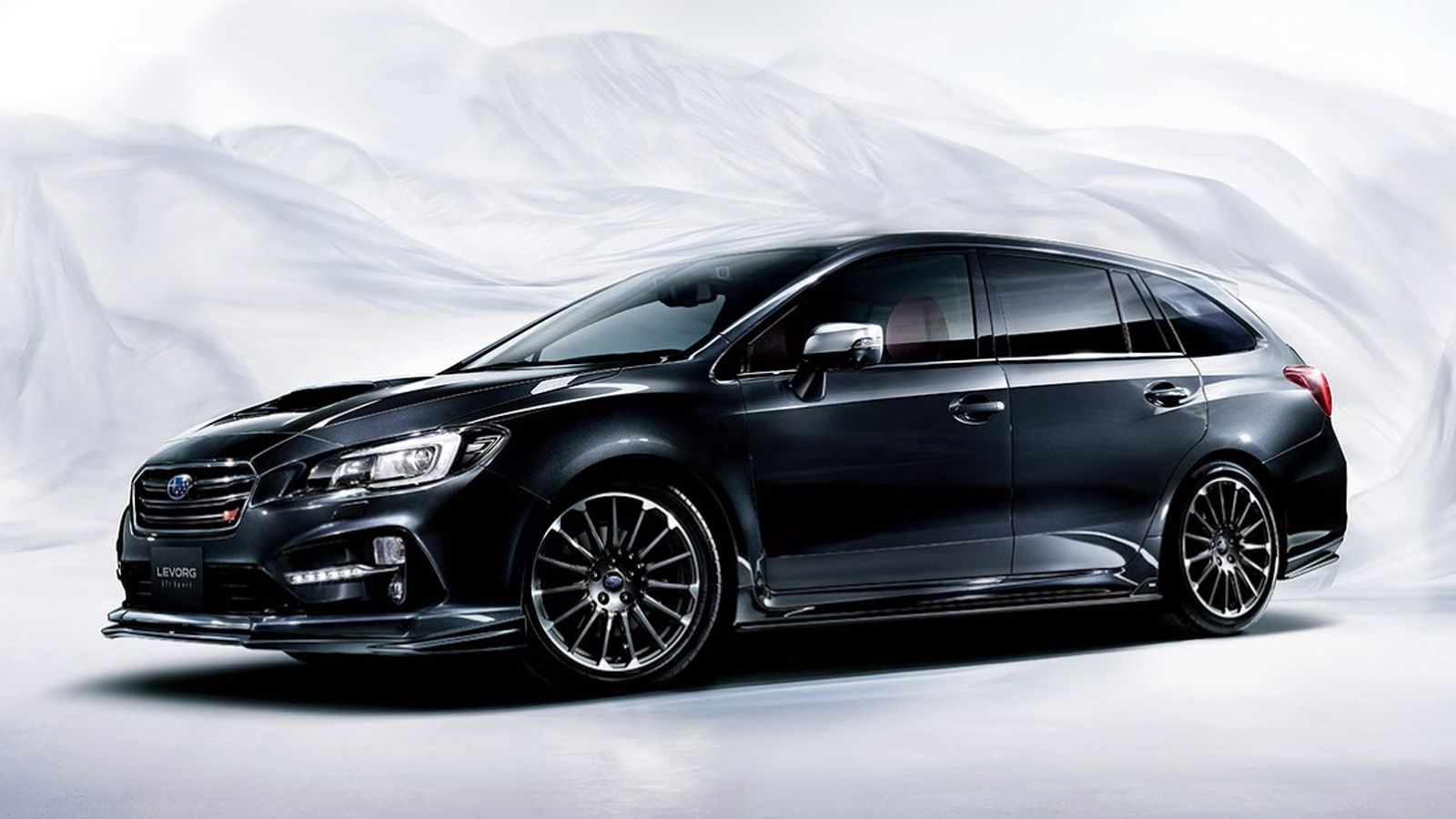Εξωτερικά, το Levorg STI Sport απέκτησε νέο μπροστά προφυλακτήρα και καινούργια γρίλια. Προστέθηκαν ακόμα LED φώτα ομίχλης και χρωμιομένες απολήξεις ε