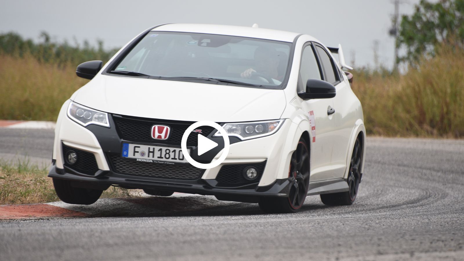 Δείτε τον καυτό γύρο του νέου Honda Civic Type R στα Μέγαρα.