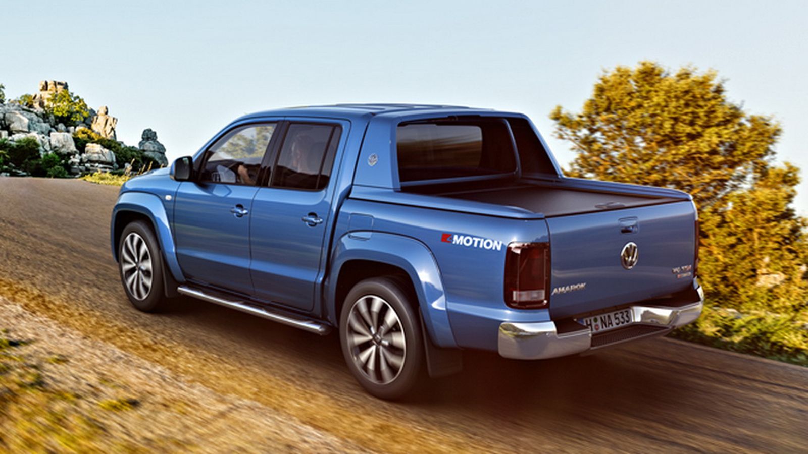 Η κορυφαία εκδοχή του Amarok διαθέτει ροπή 550 Nm, ενώ κάνει το 0-100 χλμ./ώρα σε 7,9 δλ., με την τελική της ταχύτητα να ορίζεται στα 193 χλμ./ώρα.