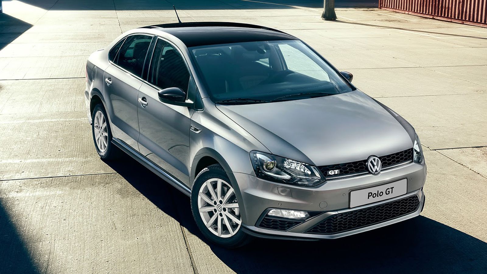 Το Polo GT της Ρωσίας διαθέτει 16άρες ζάντες, μικρό πίσω σπόιλερ, μαύρη γυαλιστερή απόχρωση σε οροφή και καθρέπτες, πλαστική κυψέλη στη γρίλια της μάσ