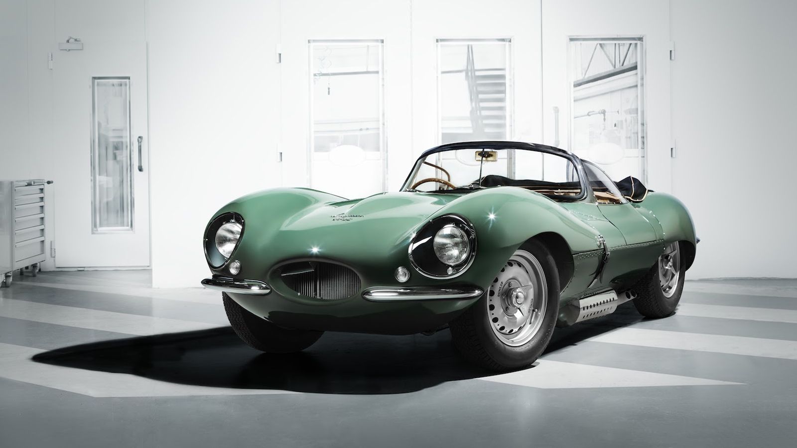 Η Jaguar παρουσίασε στην έκθεση του Λος Αντζελες τη νέα -60χρονη- XKKS Prototype. Είναι το πρωτότυπο, δηλαδή, για τα εννέα νέα -και όχι αναπαλαιωμένα-