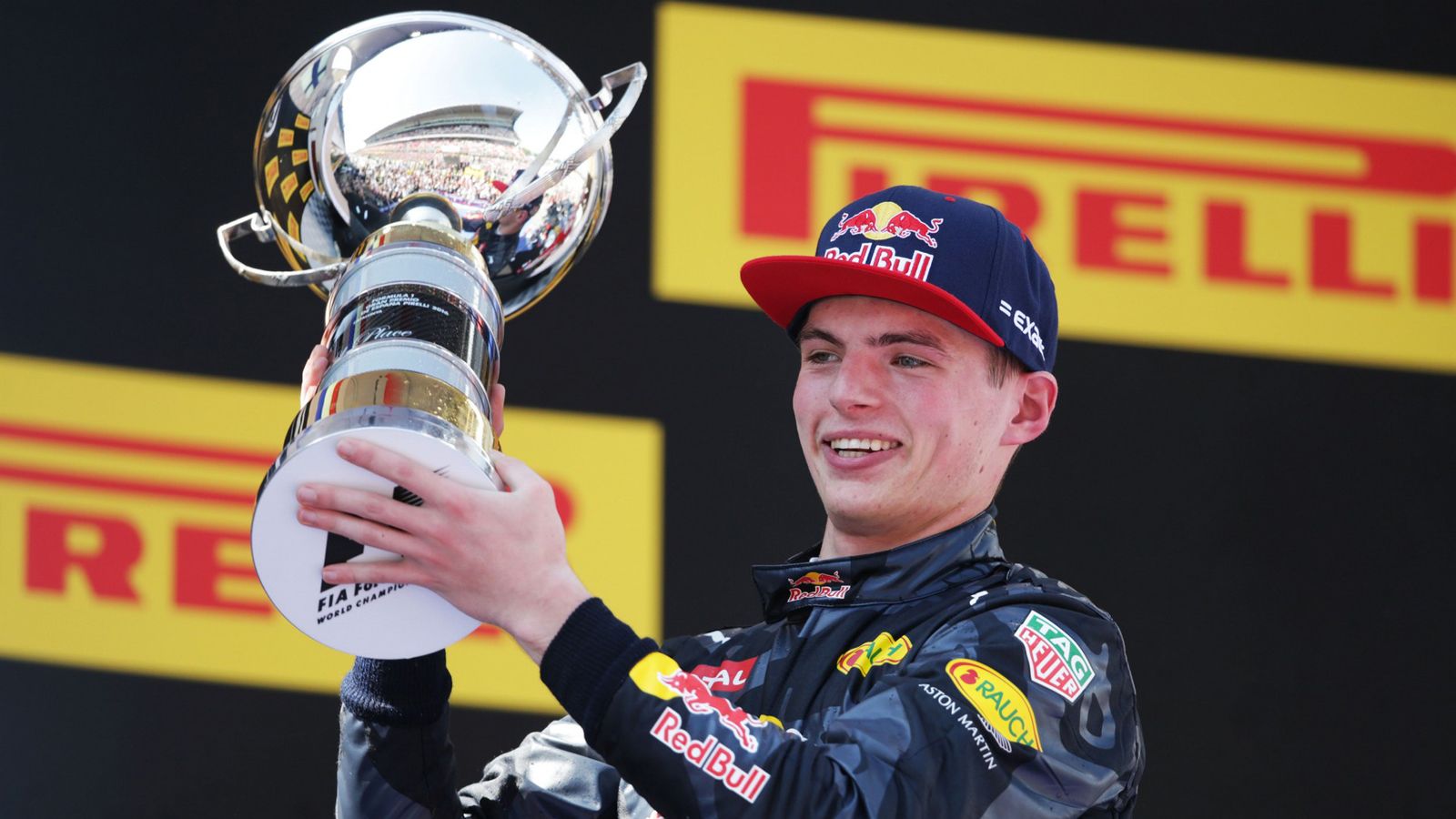 Ο Ολλανδός Max Verstappen, όντας 18 χρόνων και 228 ημερών, είναι από σήμερα ο νεότερος νικητής στην F1, κάτι που μάλιστα κατάφερε στο ντεμπούτο του με