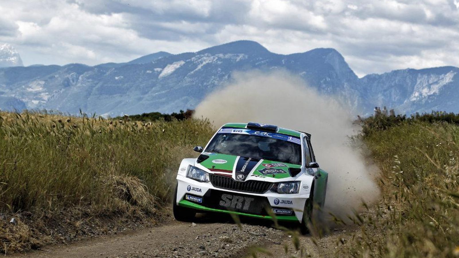 Ο Ralfs Sirmacis, κάνοντας το ντεμπούτο του με την Skoda Fabia R5 αφού ανέβηκε από την ERC Junior, ήταν ταχύτερος όλων στην πρώτη ημέρα του SEAJETS Ρά