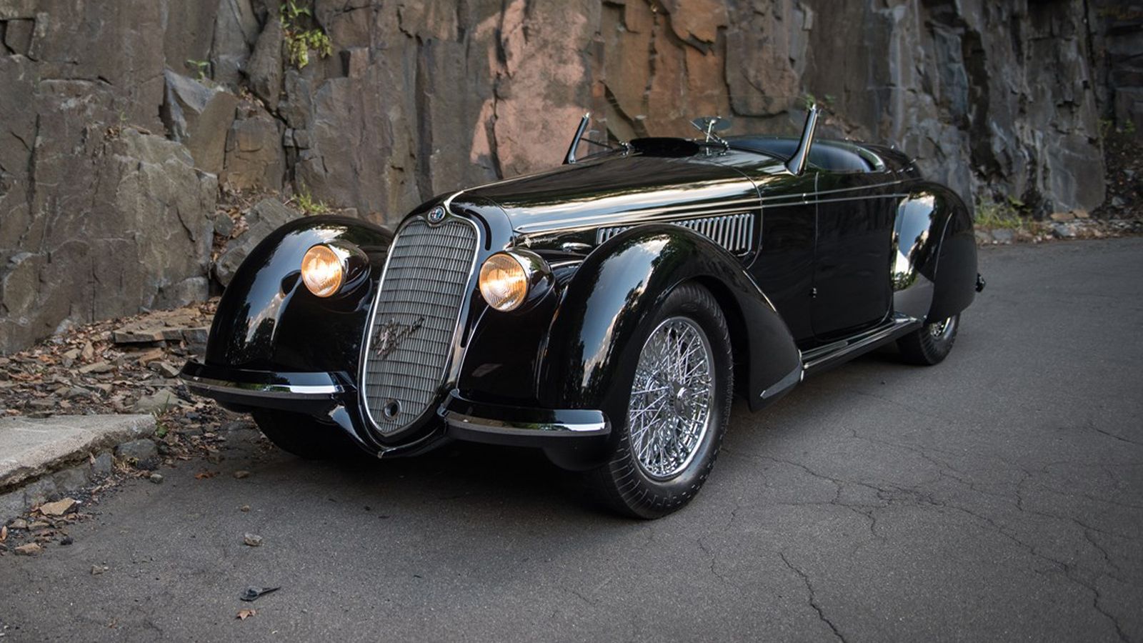 Μία Alfa Romeo 8C 2900B Lungo Spider by Touring του 1939 θα δημοπρατηθεί από τον οίκο RM Sotheby`s, ο οποίος εκτιμά πως θα πιάσει τιμή μεταξύ 20 και 2