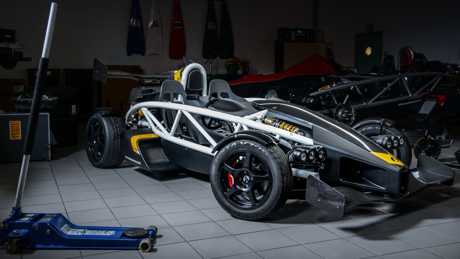 Οι Honda και Ariel Motor Company ανανέωσαν τη συνεργασία τους για την αποκλειστική χορήγηση κινητήρων της ιαπωνικής φίρμας στα Atom (φωτό) και Nomad. 