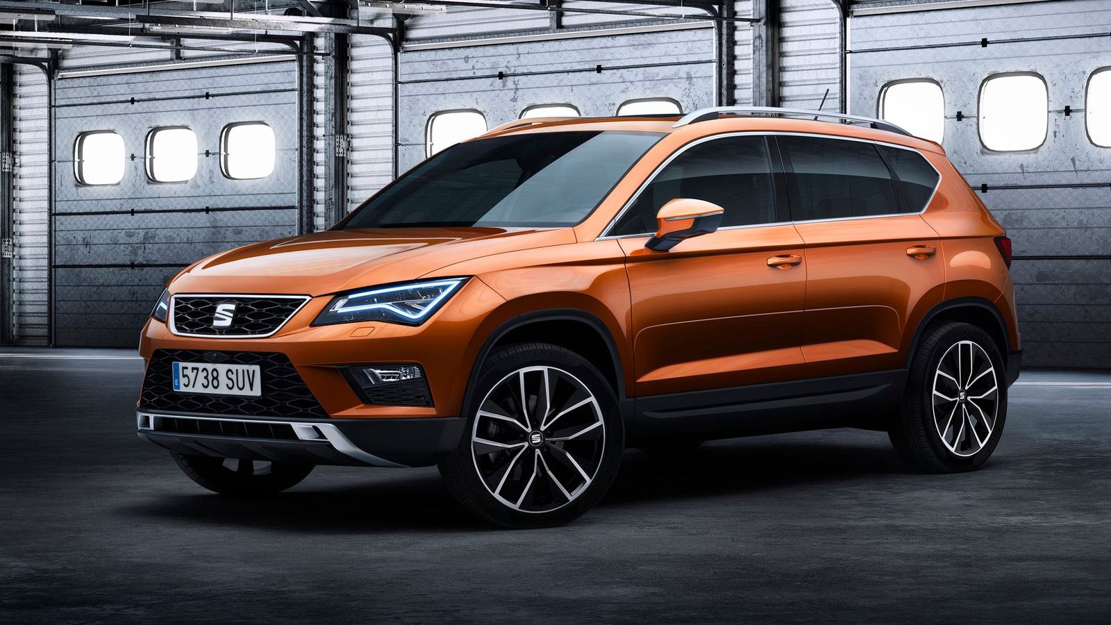 Δεν έχουμε δει ακόμα επισήμως το πρώτο SUV της SEAT, το νέο Ateca (φωτό) και ήδη ξεκίνησε η κουβέντα για την κορυφαία του έκδοση, την CUPRA. 