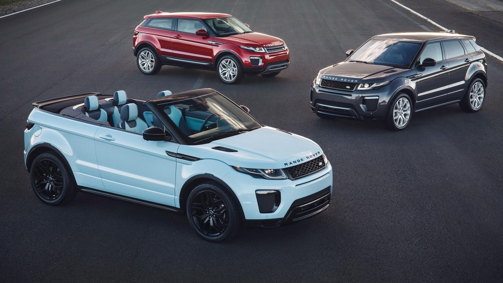 Το Range Rover Evoque διατίθεται σε τρία αμαξώματα: πεντάθυρο, τρίθυρο και κάμπριο, ενώ έχουν κατασκευαστεί πάνω από μισό εκατ. μονάδες.