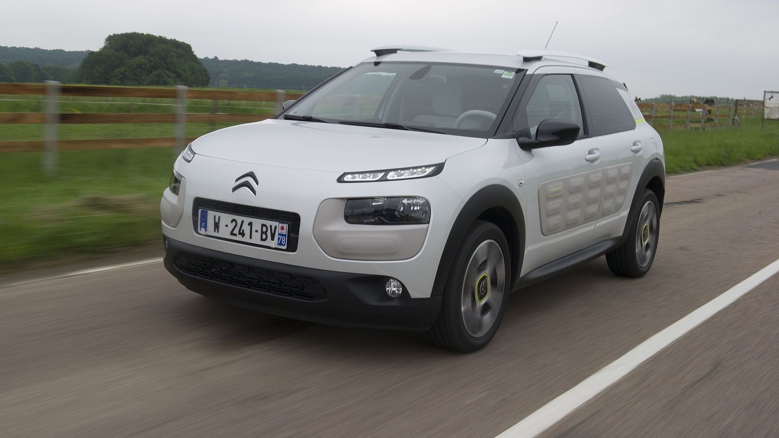 Η Citroen παρουσίασε μια νέα επαναστατική ανάρτηση, η οποία αποτελεί μέρος του project Citroen Advanced Comfort. Την αποκαλεί «μαγικό χαλί» και προορί