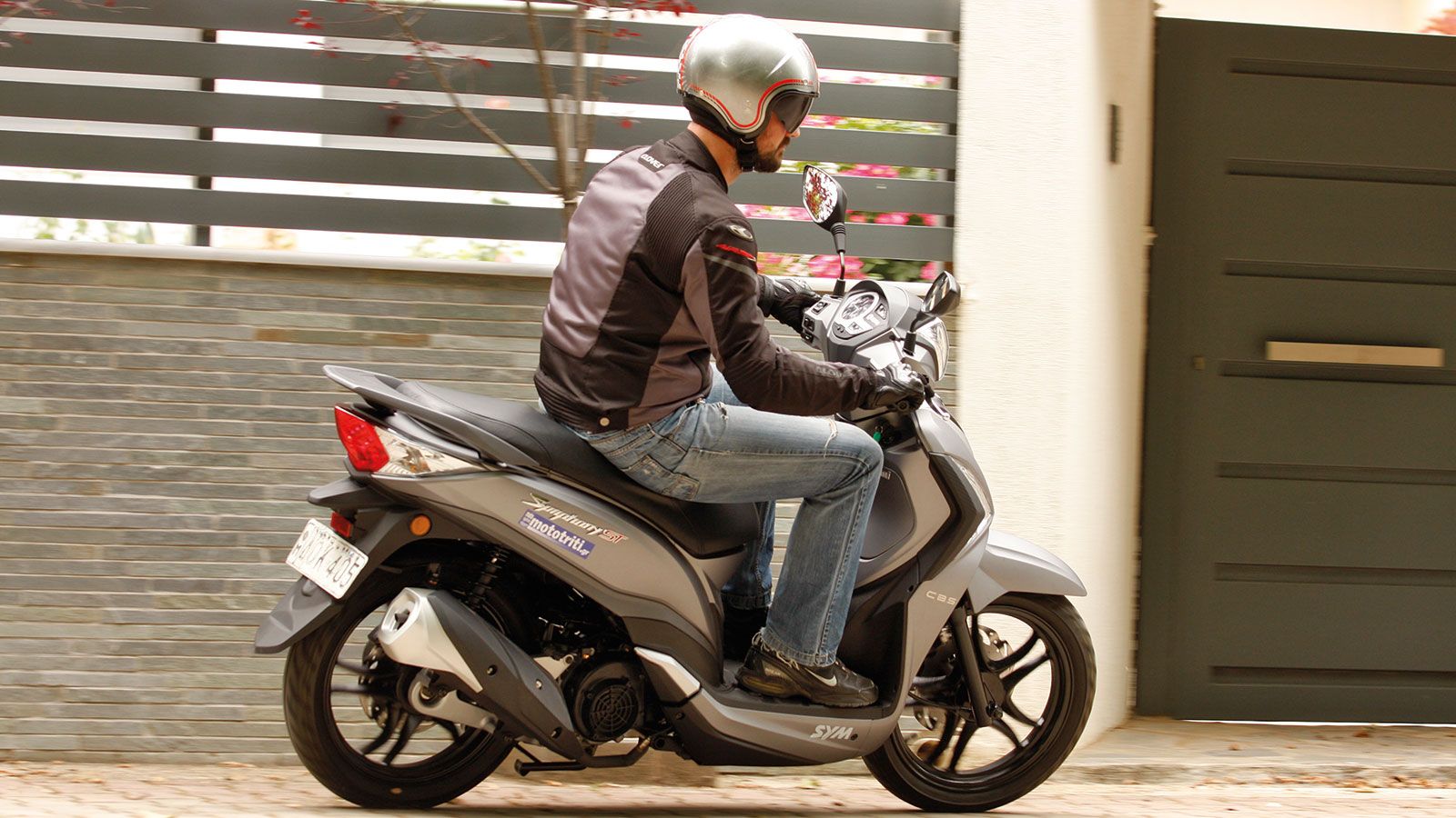 Ευέλικτο και 
οικονομικό το SYM Symphony ST200i CBS είναι best seller στην κατηγορία του και όχι άδικα.
