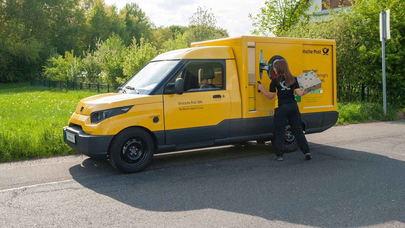 Η DHL αποφάσισε να φτιάξει μόνη της το δικό της όχημα, καθώς οι αυτοκινητοβιομηχανίες αρνήθηκαν να της φτιάξουν ένα ηλεκτρικό μοντέλο περιορισμένης πα