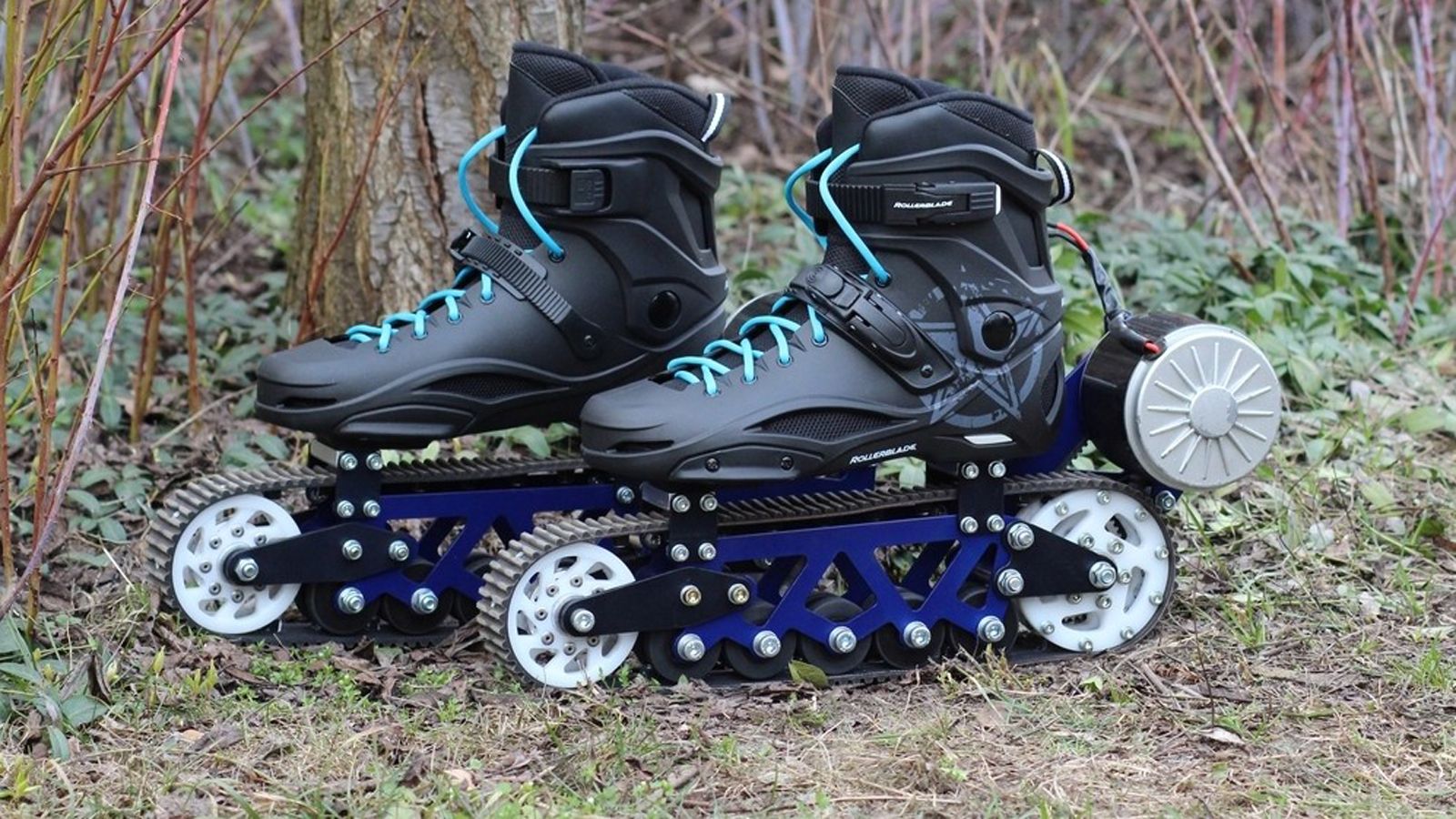 Αυτονομία μέχρι και 20 χιλιόμετρα και τελική ταχύτητα που φτάνει τα 15 χλμ./ώρα.